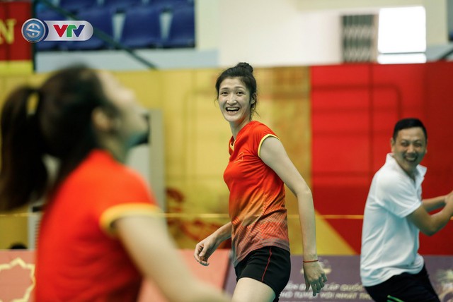 VTV Cup 2019: Buổi tập tràn đầy tiếng cười của ĐT bóng chuyền nữ Việt Nam - Ảnh 2.