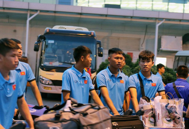 ĐT U15 Việt Nam về nước, bổ sung lực lượng chuẩn bị cho Vòng loại U16 châu Á 2020 - Ảnh 8.