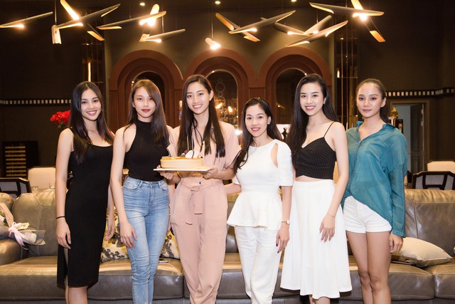 Hoa hậu Lương Thùy Linh để mặt mộc đón sinh nhật 19 tuổi - Ảnh 4.