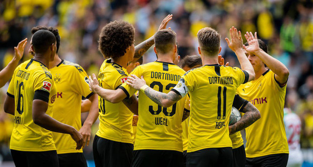 Dortmund 5-1 Augsburg: Ngược dòng ngoạn mục, Dortmund giành ngôi đầu! - Ảnh 1.