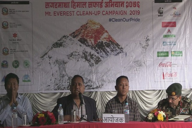 Nepal cấm các loại đồ nhựa dùng một lần tại khu vực núi Everest từ năm 2020 - Ảnh 1.