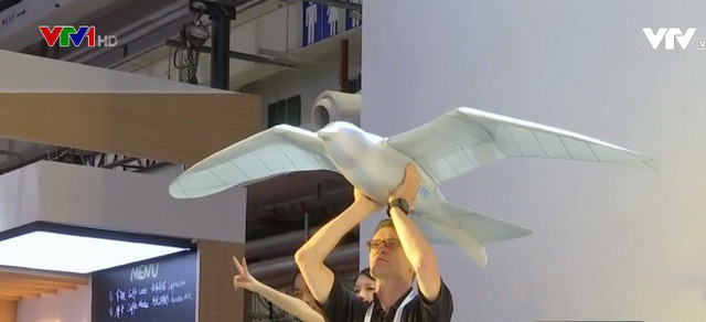Robot chim bay - Phát minh độc đáo tại Triển lãm Robot thế giới - Ảnh 1.