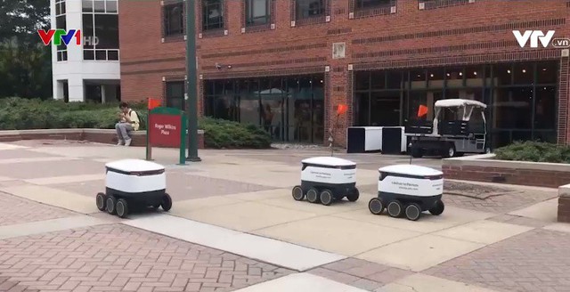Robot giao hàng trong trường đại học tại Mỹ - Ảnh 1.