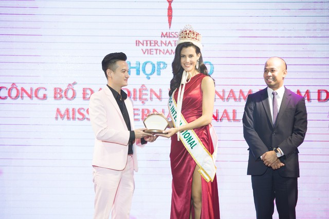 Á hậu Tường San đại diện Việt Nam dự thi Hoa hậu Quốc tế 2019 - Ảnh 8.