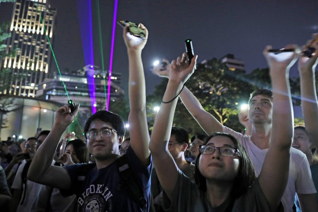 Mỹ nâng mức cảnh báo đi lại ở Hong Kong vì biểu tình lan rộng - Ảnh 3.