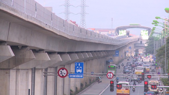 Hà Nội dự kiến tổ chức làn đường ưu tiên cho xe bus trên nhiều trục đường chính - Ảnh 2.