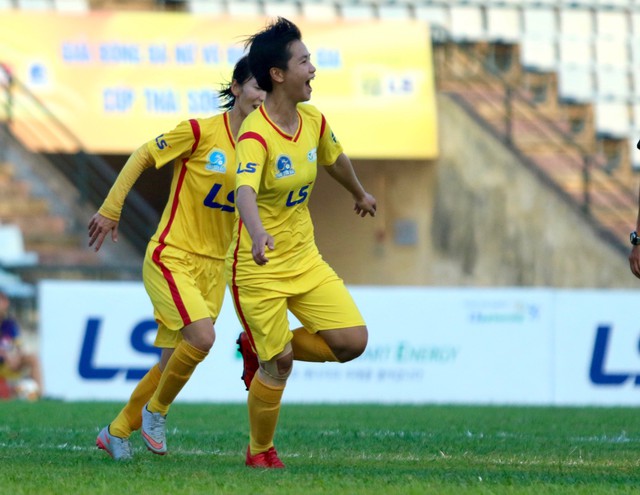CLB Hà Nội 0-3 TP Hồ Chí Minh I: Xây chắc ngôi đầu! (Vòng 9 giải bóng đá nữ VĐQG 2019) - Ảnh 1.