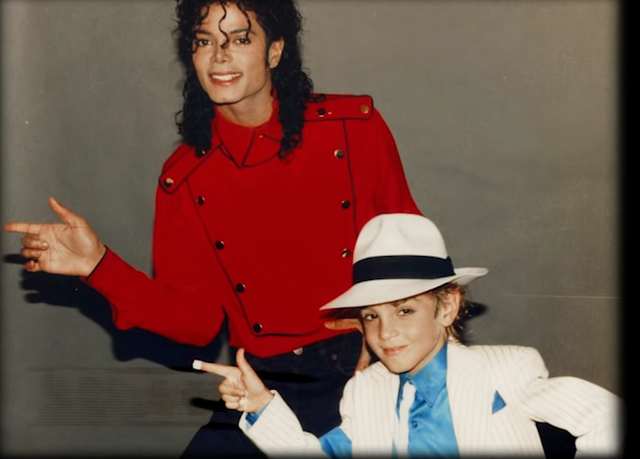 Emmy 2019: Phim tài liệu tố cáo Michael Jackson xâm hại trẻ em thắng giải, khán giả phẫn nộ - Ảnh 2.