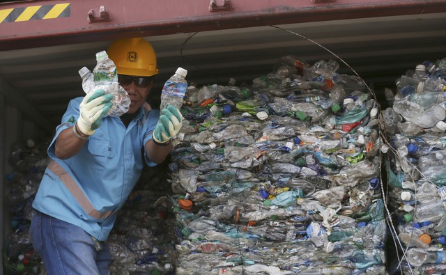 Indonesia sẽ gửi trả 547 container rác thải về các nước xuất khẩu - Ảnh 6.