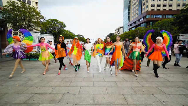 Thu Hiền quay clip cùng cộng đồng LGBT để dự thi Hoa hậu châu Á - Thái Bình Dương - Ảnh 2.