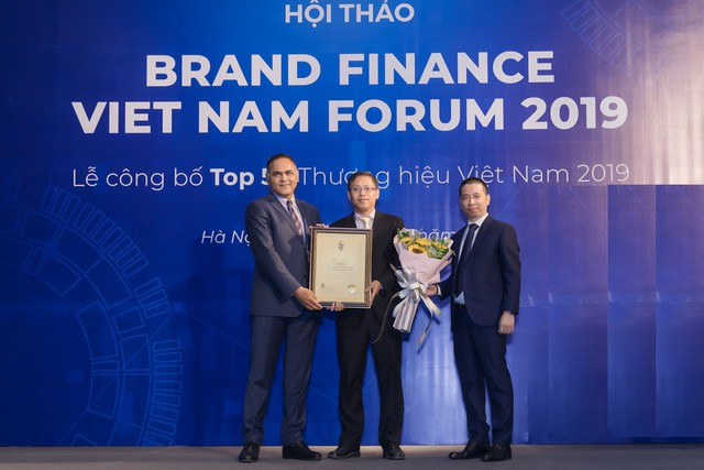 Viettel liên tiếp 2 năm liền dẫn đầu top 10 thương hiệu giá trị nhất Việt Nam - Ảnh 2.