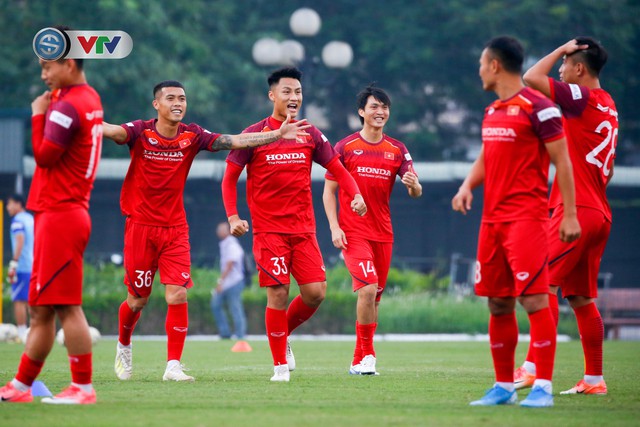 ẢNH: ĐT Việt Nam tập luyện tích cực chuẩn bị cho trận đấu vòng loại World Cup 2022 - Ảnh 4.