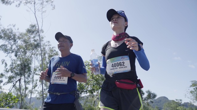 Revive Marathon xuyên Việt - Tập 3: Ai chiến thắng cự ly 42km ở chặng Quảng Bình? - Ảnh 2.