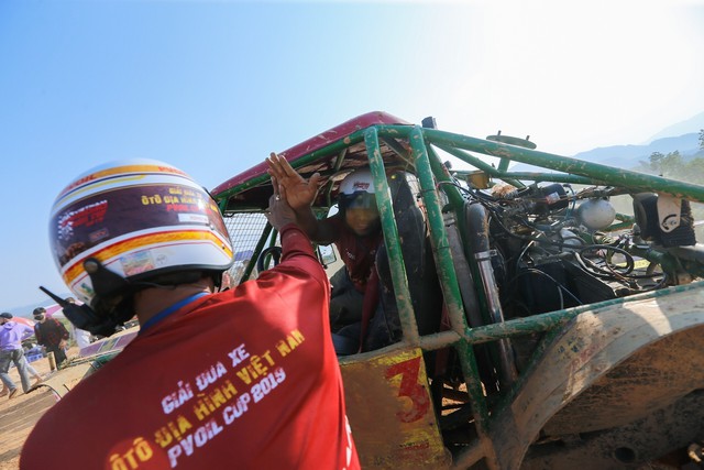 Khép lại giải đua ô tô địa hình quy mô lớn nhất tại Việt Nam  - Ảnh 1.
