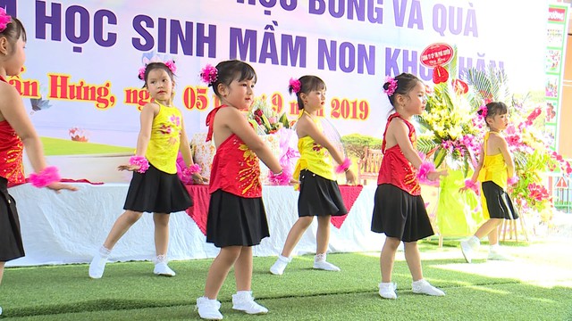 Quỹ Tấm lòng Việt chung vui ngày tựu trường cùng các em nhỏ tỉnh Hải Dương - Ảnh 5.
