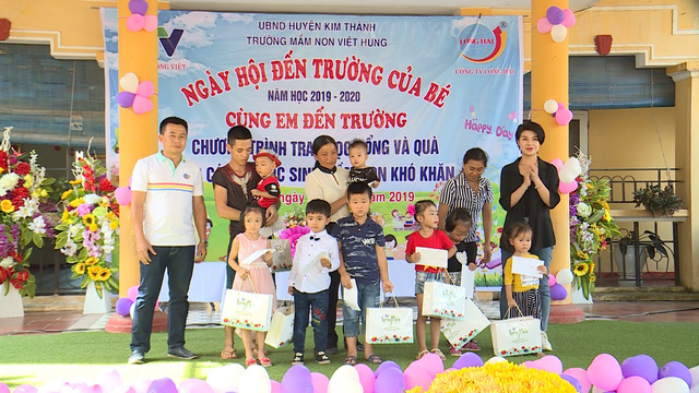 Quỹ Tấm lòng Việt chung vui ngày tựu trường cùng các em nhỏ tỉnh Hải Dương - Ảnh 1.