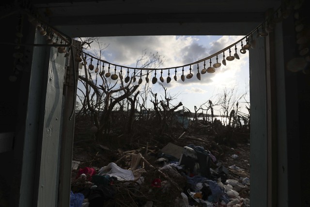 Hàng nghìn người dân Bahamas tháo chạy sau bão Dorian - Ảnh 5.