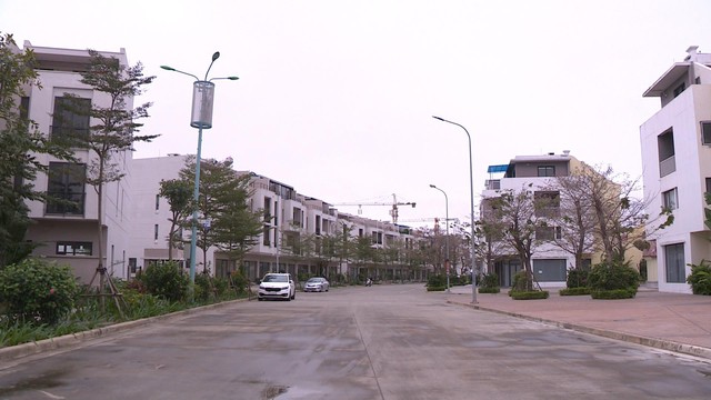 Quảng Ninh yêu cầu dừng các dự án nhà ở mới vì cung vượt quá cầu - Ảnh 1.