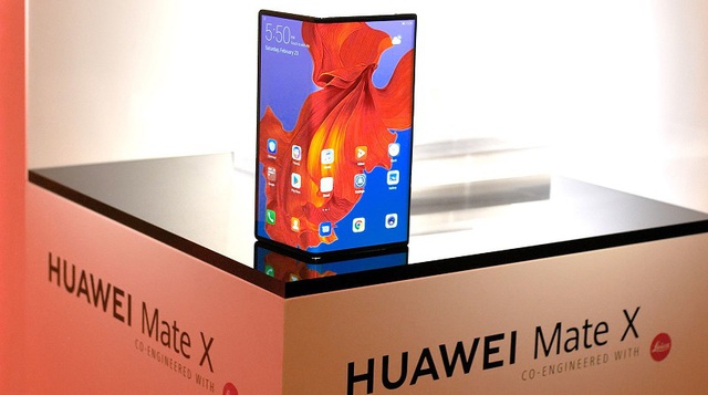 Huawei tuyên bố bán được 100.000 chiếc điện thoại Mate X mỗi tháng - Ảnh 1.