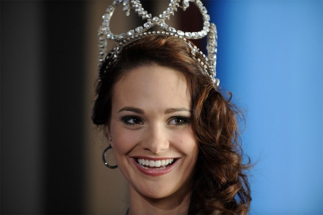 Hoa hậu Bỉ 2020: “Dù vấp ngã, bạn vẫn có thể giành chiến thắng” - Ảnh 12.
