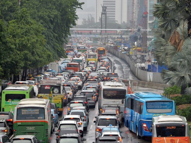 Malaysia giảm 50% phí cho người vi phạm giao thông nộp phạt online - Ảnh 1.