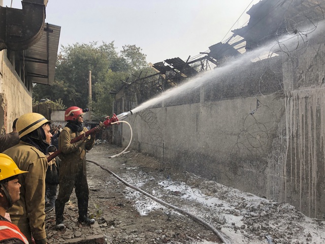 Cháy nổ gây sập nhà máy ở Ấn Độ - Ảnh 2.