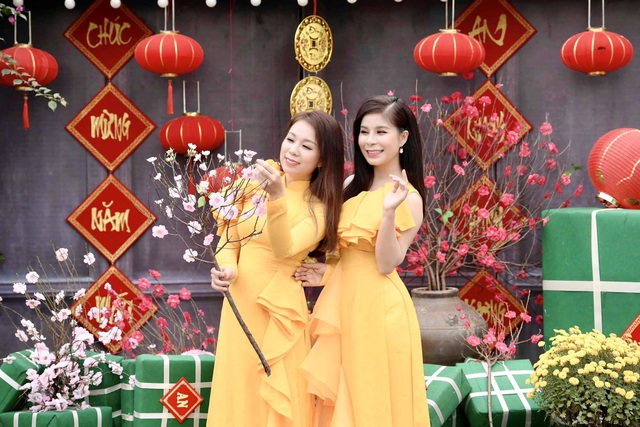Chị em Sao mai Thu Hà - Linh Hoa lần đầu quay chung MV “Cánh thiệp đầu Xuân” - Ảnh 6.