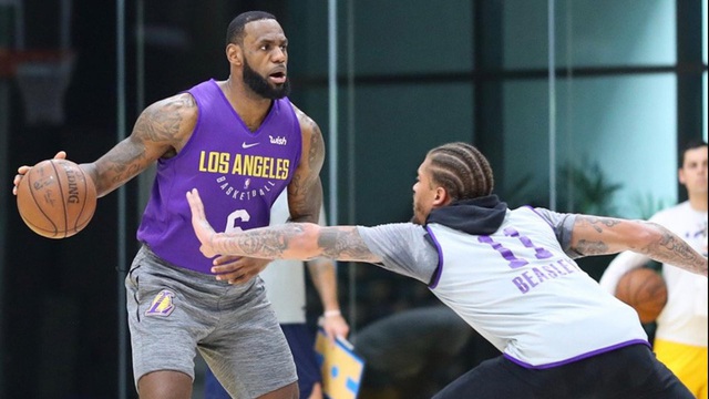 Los Angeles Lakers trở lại tập luyện sau thời gian tưởng niệm Kobe Bryant - Ảnh 2.