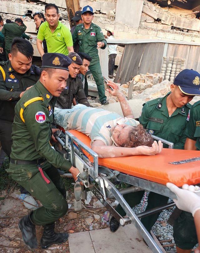 Vụ sập nhà ở Campuchia: Con số thương vong tăng lên 59 người - Ảnh 1.