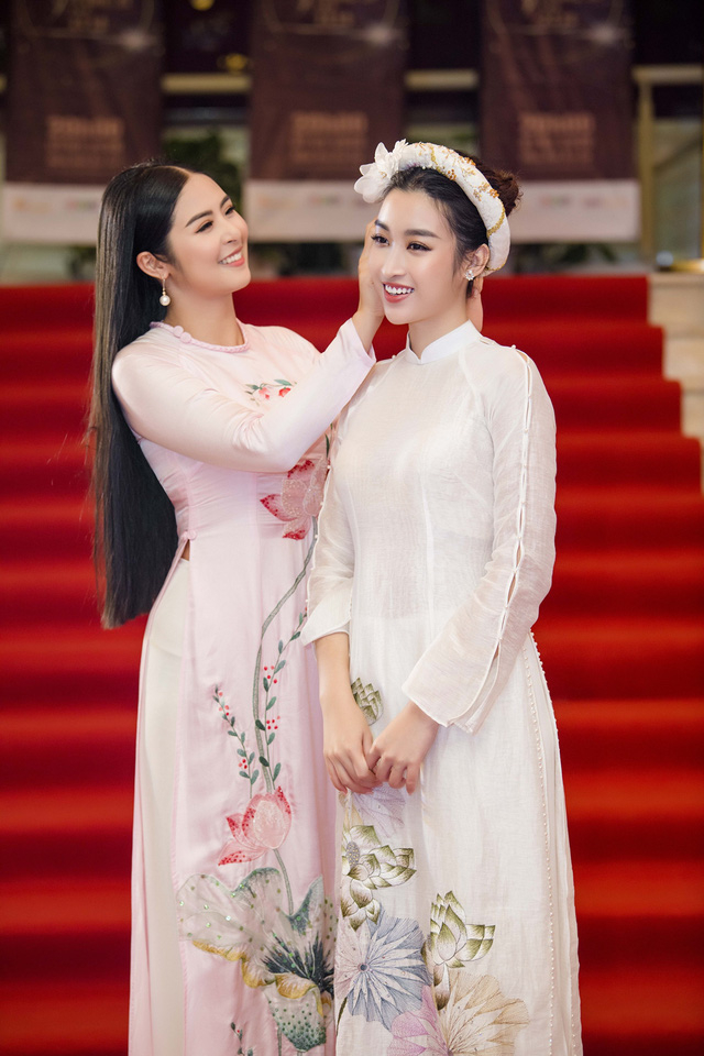 Hoa hậu Ngọc Hân, Đỗ Mỹ Linh diện áo dài đọ sắc một 9 một 10 - Ảnh 10.