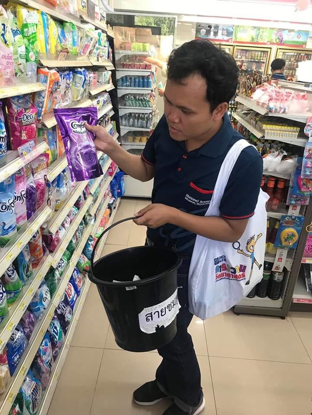 Siêu thị cấm túi nylon, người Thái Lan sáng tạo đủ cách để mua sắm - Ảnh 3.