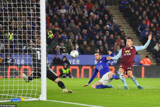 Leicester City bị Aston Villa cầm hòa 1-1 tại Bán kết lượt đi cúp Liên đoàn Anh - Ảnh 1.