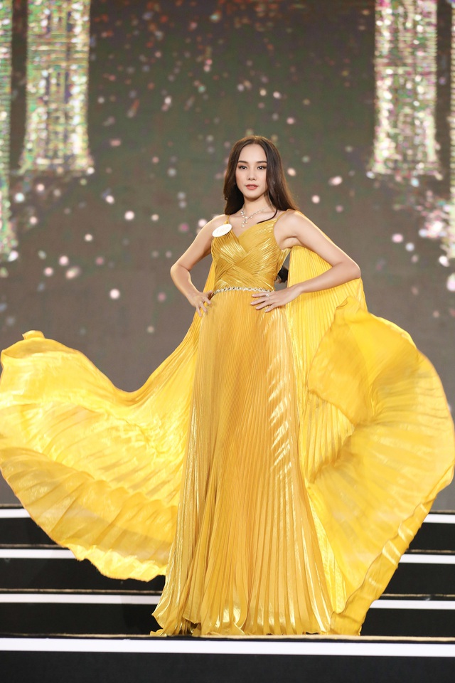 Thí sinh Bán kết Hoa hậu Việt Nam 2020 yêu kiều trong phần thi Dạ hội - Ảnh 26.