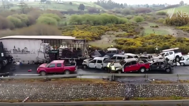 Đâm xe liên hoàn giữa 20 phương tiện tại Chile, ít nhất 2 người thiệt mạng - Ảnh 1.