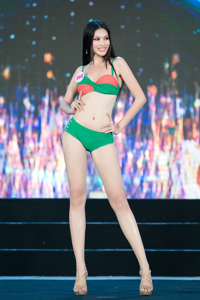 hoa hau viet nam 4 16023416595791407988292 Bỏng mắt trước phần thi bikini Bán kết Hoa hậu Việt Nam 2020