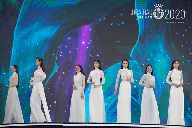 Sắc trắng tinh khôi phủ kín sân khấu phần thi Áo dài Bán kết Hoa hậu Việt Nam 2020 - Ảnh 5.