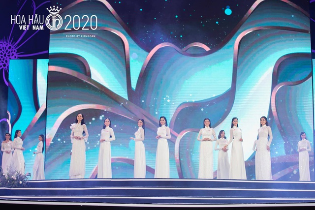 Sắc trắng tinh khôi phủ kín sân khấu phần thi Áo dài Bán kết Hoa hậu Việt Nam 2020 - Ảnh 11.