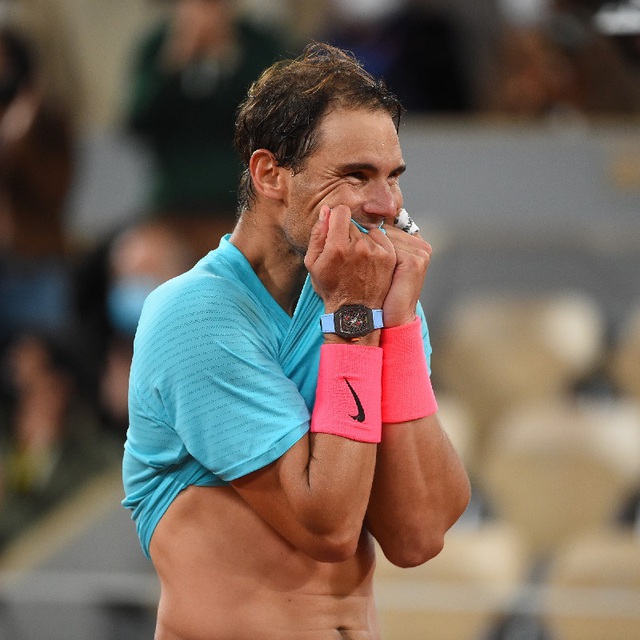 Rafael Nadal hạnh phúc khi sánh ngang kỷ lục với Roger Federer - Ảnh 2.