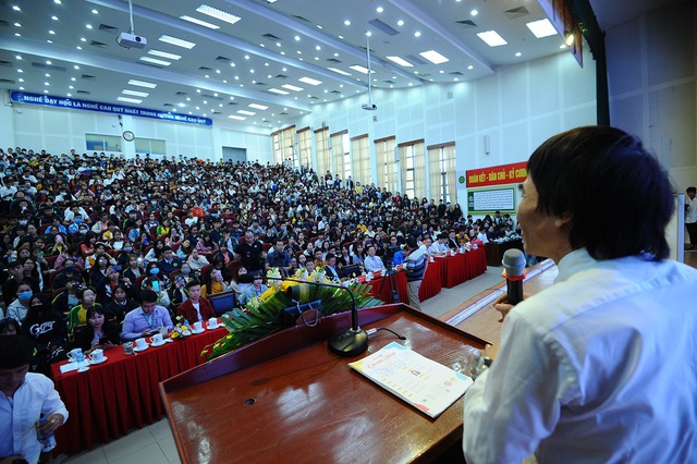 Sôi nổi chương trình Chào tân sinh viên 2020 tại Học viện Nông nghiệp Việt Nam - Ảnh 8.