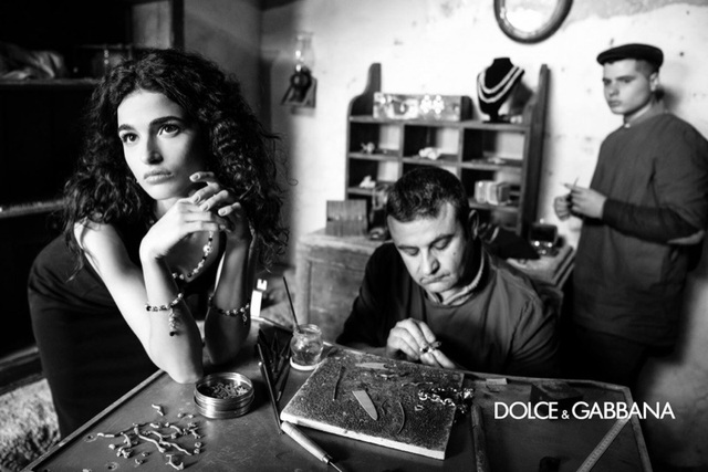 Dolce & Gabbana Thu đông 2020 tôn vinh tính truyền thống - Ảnh 3.