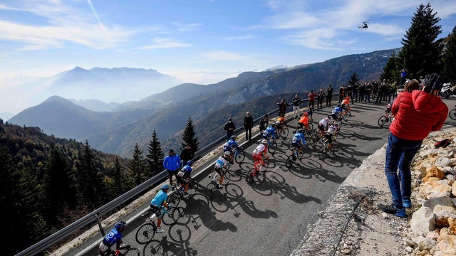 Jai Hindley về nhất chặng 18 Giro dItalia 2020 - Ảnh 2.