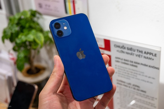 Trên tay iPhone 12 bản màu Pacific Blue giá 23 triệu đồng tại Việt Nam - Ảnh 3.