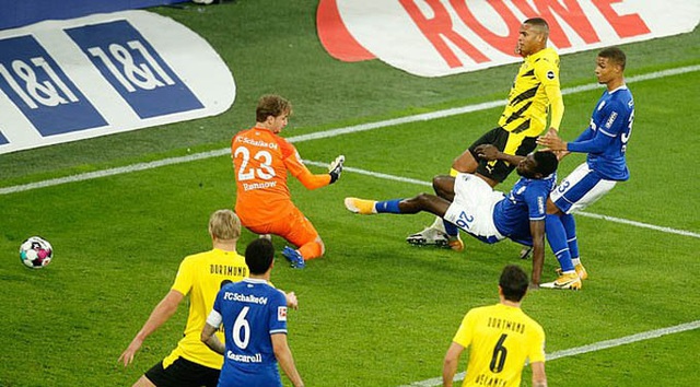 Dortmund thắng áp đảo Schalke 04 ở trận derby vùng Ruhr - Ảnh 2.