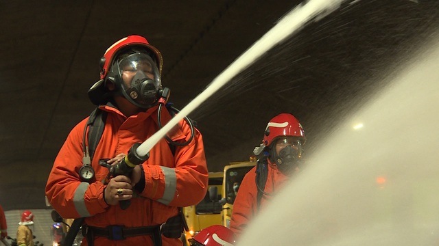 Hơn 300 người tham gia diễn tập cứu hộ, chữa cháy quy mô lớn tại đường hầm Thủ Thiêm - Ảnh 7.