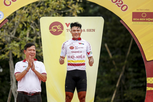 ẢNH: Những khoảnh khắc ấn tượng chặng 4 Giải xe đạp VTV Cúp Tôn Hoa Sen 2020 - Ảnh 12.