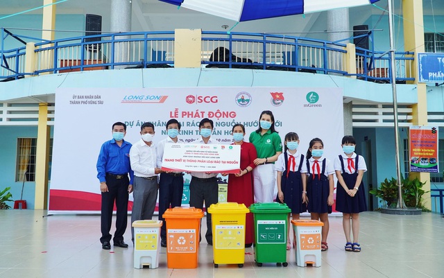 Khởi động dự án phân loại rác tại nguồn ở trường tiểu học - Ảnh 1.