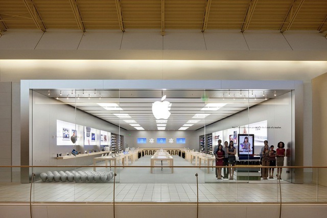 Apple tạm thời đóng cửa 17 cửa hàng ở Pháp - Ảnh 1.