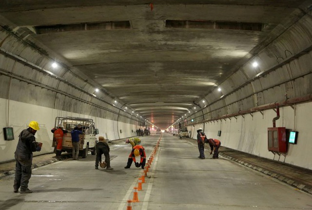 Ấn Độ khánh thành đường hầm Atal dài nhất thế giới - Ảnh 1.