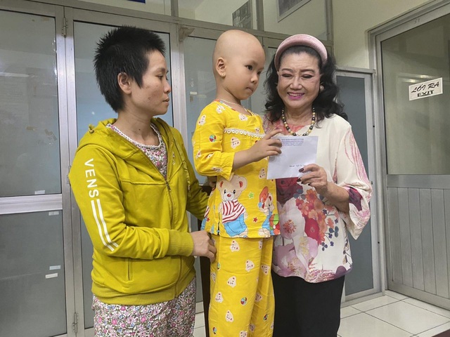 NSND Kim Cương khởi xướng chương trình hỗ trợ bệnh nhi ung thư - Ảnh 2.