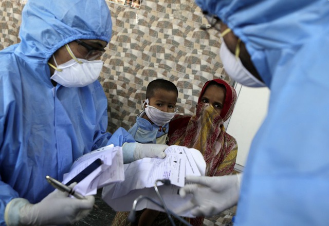 Thế giới ghi nhận hơn 35,6 triệu ca mắc COVID-19, số ca nhiễm mới trong ngày ở Ấn Độ giảm mạnh - Ảnh 1.